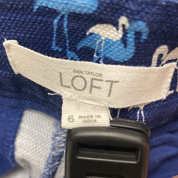 Loft, The Riviera Short, Blue with Flamingo Print, 4” Inseam, Mid Rise - Picture 5 of 6